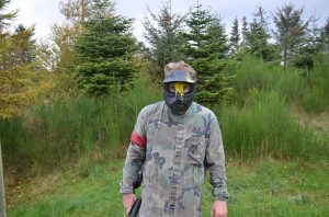 Paintballkringer ramt i kamp
